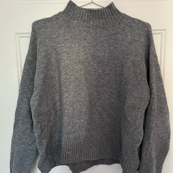 Uniqlo SOUFFLE YARN LONG SLEEVE HIGH NECK SWEATER - Picture 3 of 5